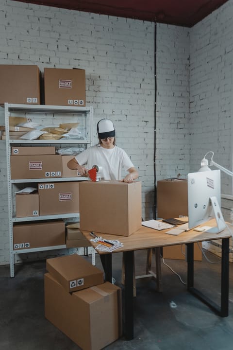 巴西海外仓退件拆箱与包装检查场景